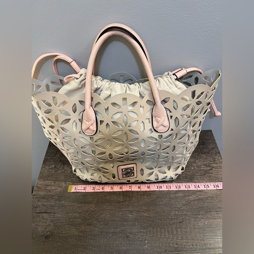 Catherine Malandrino Cream and Pink Cut-Out Tote with interior removable pouch - Picture 3 of 11